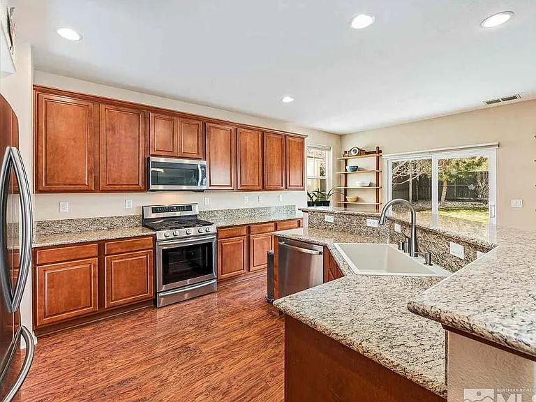 570 Little Sorrel Ct — Photo 4