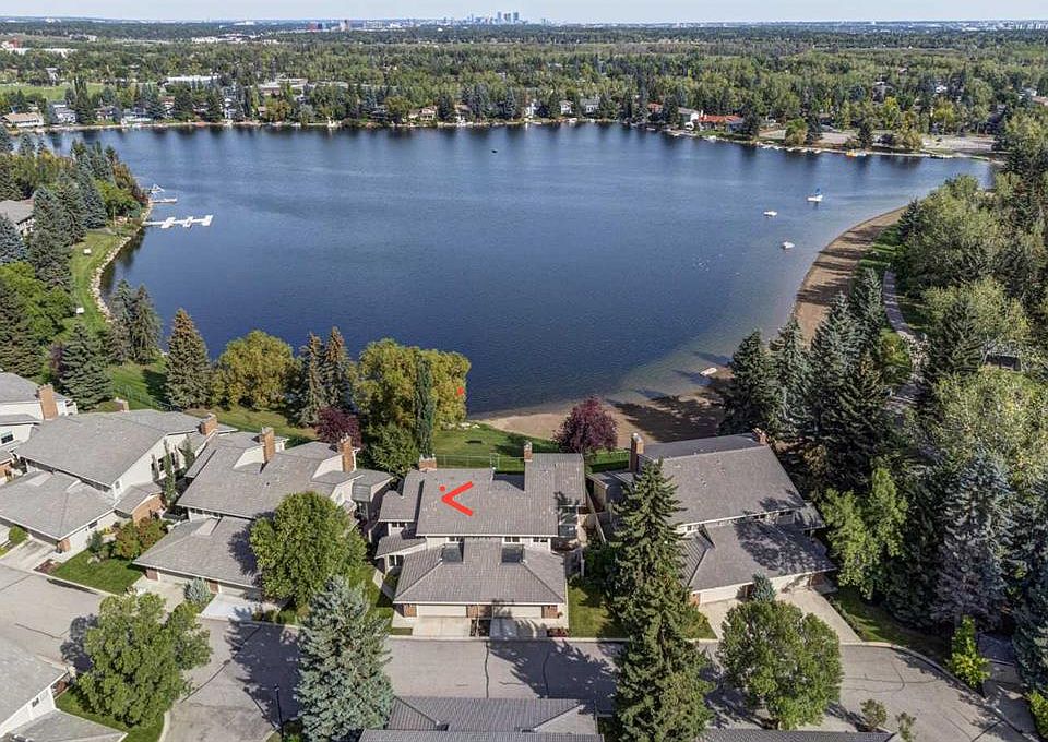 1st image of 20 W Midpark Cres SE #231