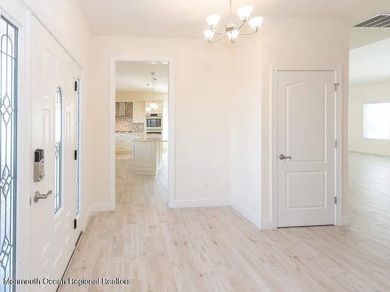 12 Cindy Ct — Photo 10
