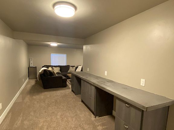 2nd image of 1722 W Shade Ln