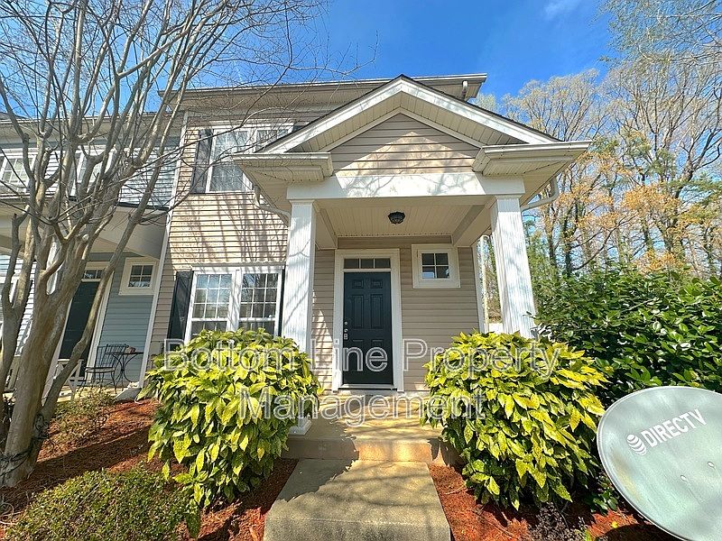 1st image of 763 Plaza Walk Dr