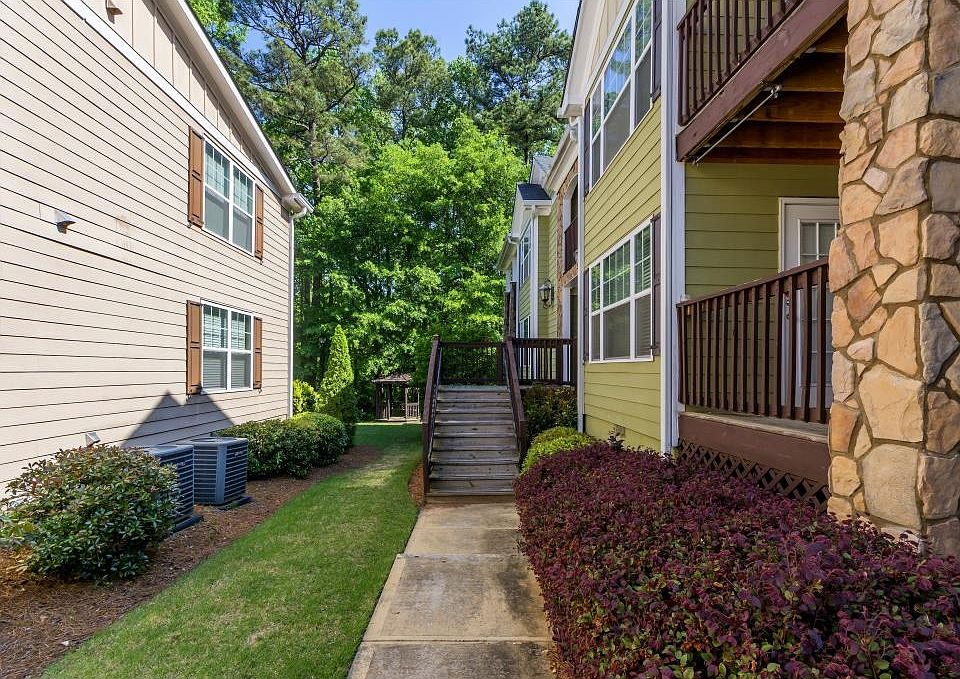 1st image of 1103 Madison Ln SE #1103