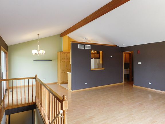 5th image of 11020 Eagle Dr APT 4D