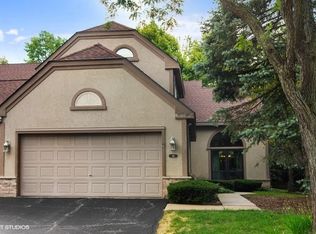 32 Ascot Cir, Schaumburg, IL 60194