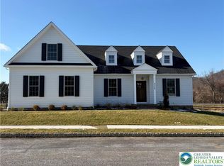 4268 Stonebridge Dr, Bethlehem, PA 18015