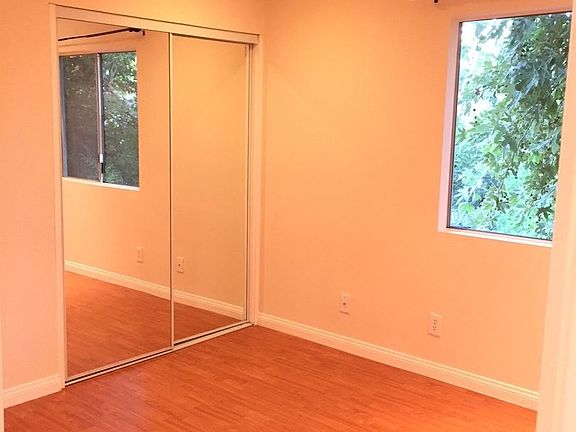 5th image of 18408 Hatteras St Unit 58