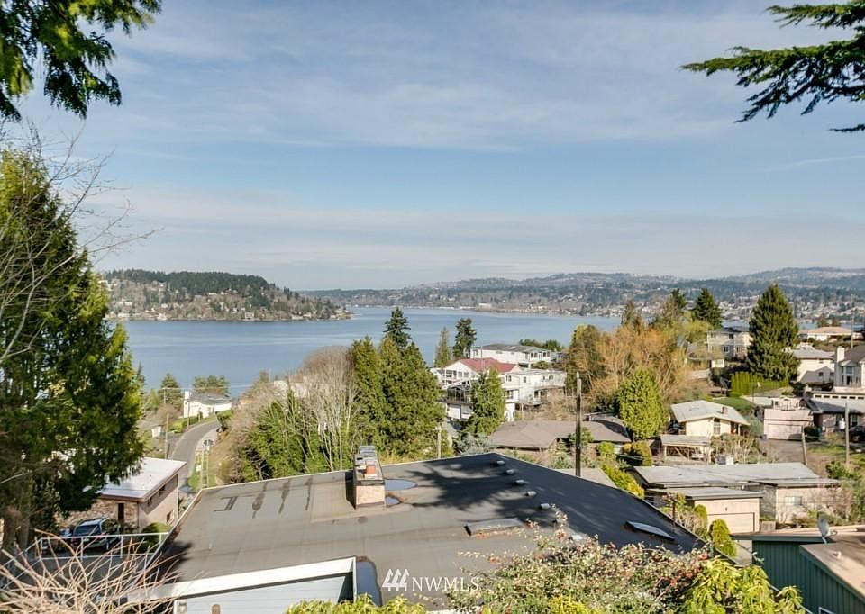 excellent water view