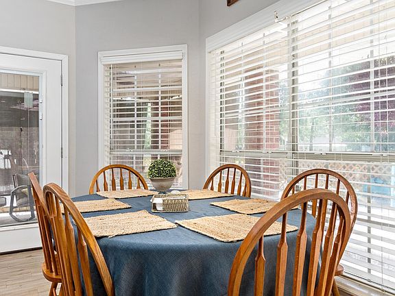 5th image of 216 Melana Cir