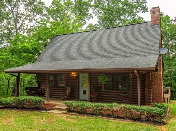 410 Whiskey Still Dr, Cleveland, GA 30528