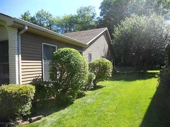 3rd image of 1422 Gleniffer Hill Rd