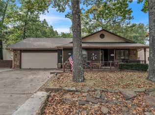 17 Yarmouth Dr, Bella Vista, AR 72715