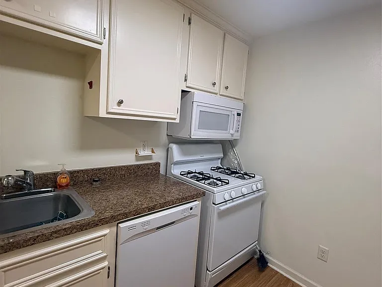 1315 Sycamore Ave — Photo 20