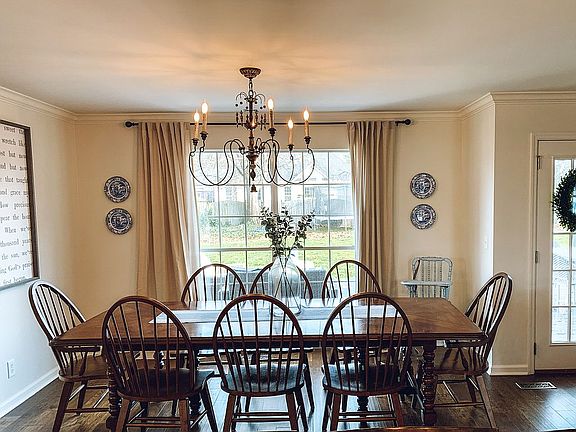 4th image of 2627 Churchill Downs Cir