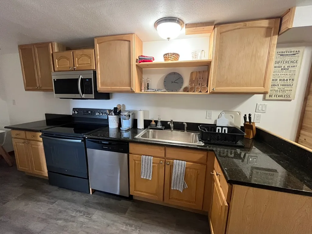 1 bed, 750 sqft, $1,850 — Photo 2