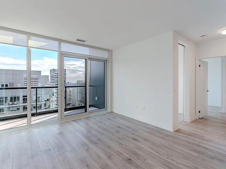 223 Redpath Ave — Photo 224