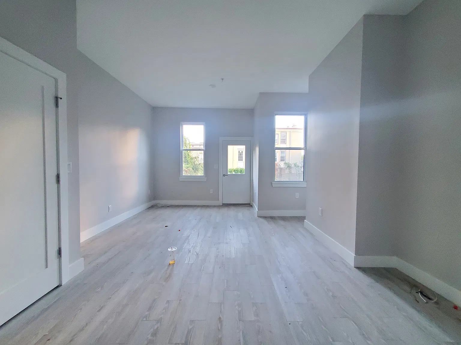 3 bed, 1000 sqft, $2,500 — Photo 4