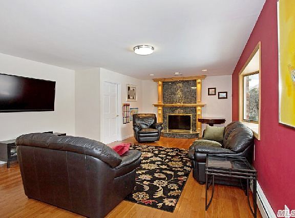 3rd image of 25 Maxwell Ct