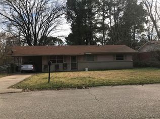 111 Starlight Dr, Vicksburg, MS 39180