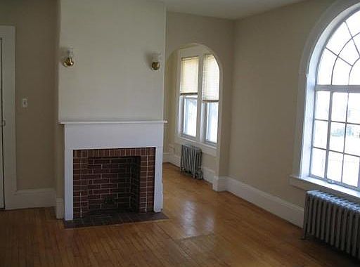 2nd image of 270 W Elm St #2