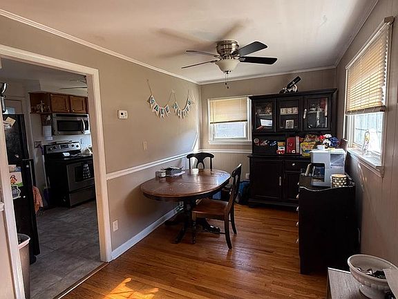 2nd image of 141 Liberty Ave W