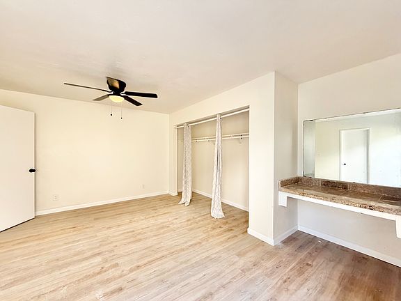 3rd image of 422 N Vine St #B