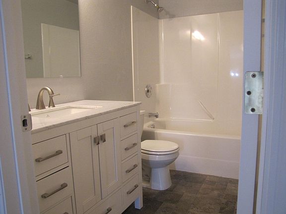 4th image of 2743 Highline Pl NE #B