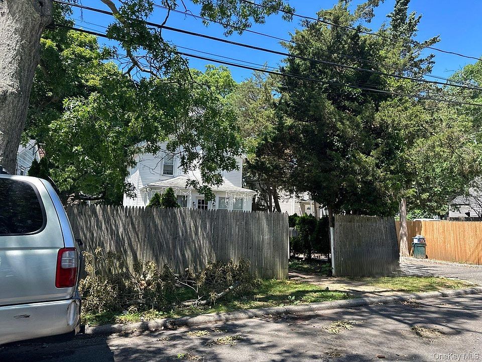 2nd image of 55 9th Avenue
