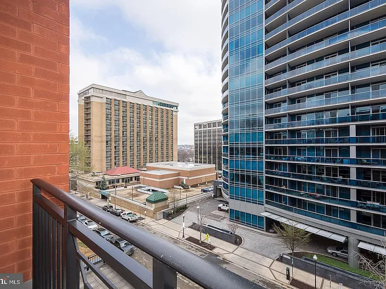 1411 Key Blvd #406 — Photo 28