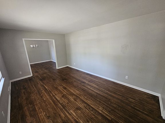 2nd image of 1119 Wheaton St
