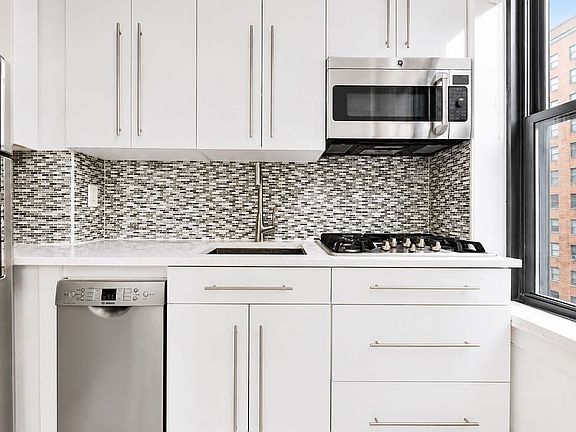 5th image of 7 Park Ave APT 11C