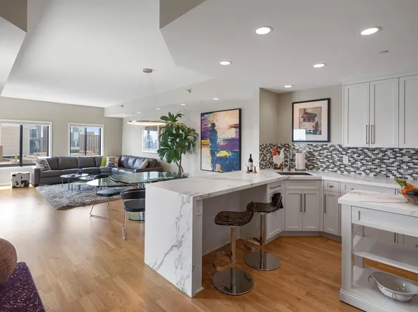 110 Bank St Unit L2103, Minneapolis, MN 55414