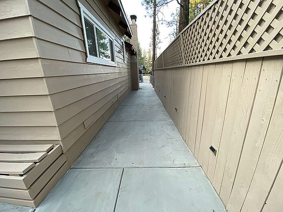 4th image of 936 Fairway Blvd