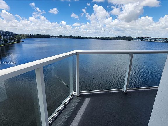 3rd image of 1301 NE Miami Gardens Dr APT 505W