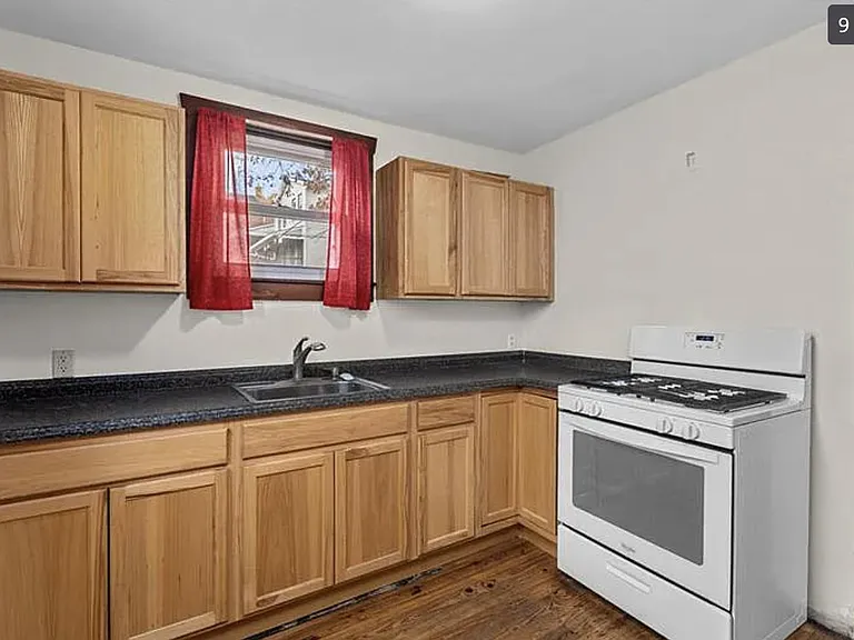 628 Loretta St — Photo 4