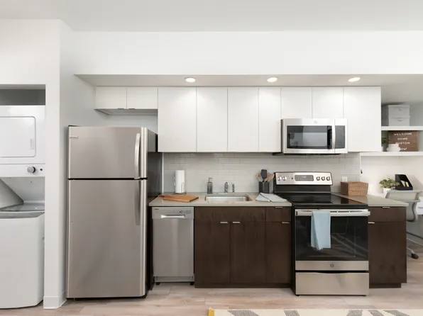 1055 Commonwealth Ave #3, Boston, MA 02215