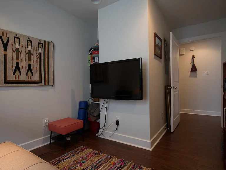 Small study (third room with no closet)