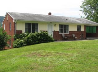 321 Orchard Dr, Daleville, VA 24083