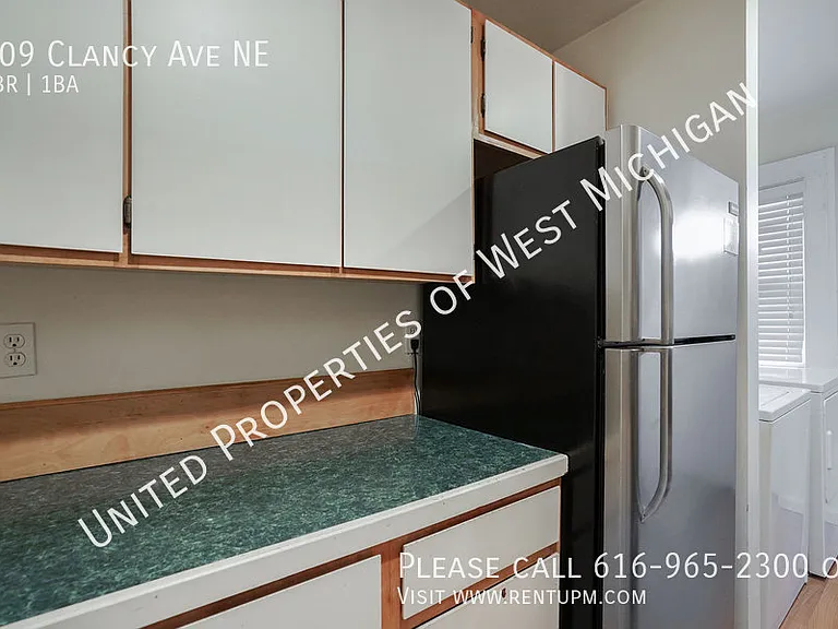 709 Clancy Ave NE — Photo 13