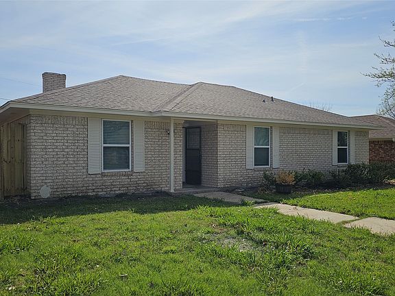 2nd image of 805 Easter Dr