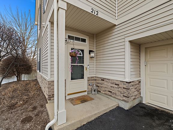 5th image of 212 Bakers Dr W