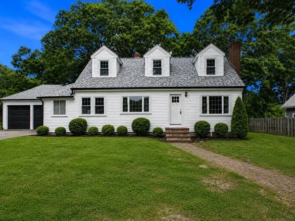 17 Winthrop Rd, Plymouth, MA 02360