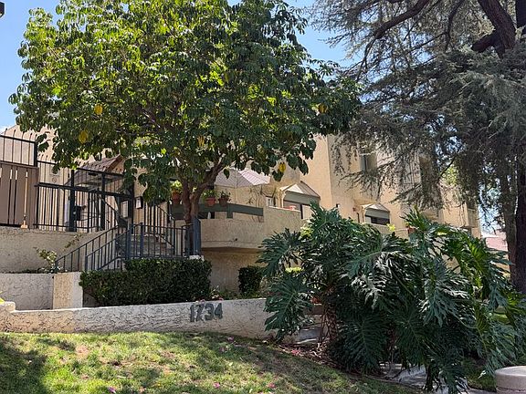2nd image of 1734 N Verdugo Rd APT 6
