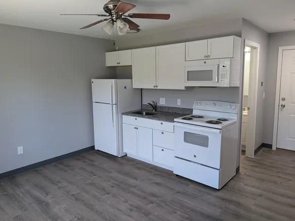 1 Stadler St #G1, Belchertown, MA 01007