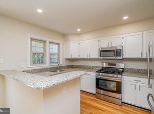 1275 Quaker Hill Dr, Alexandria, VA 22314