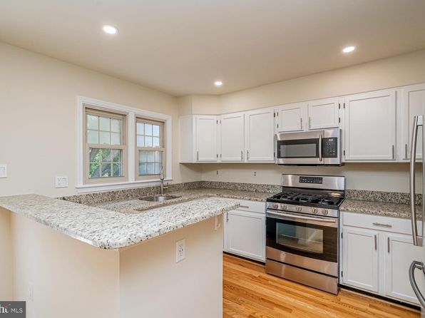 1275 Quaker Hill Dr