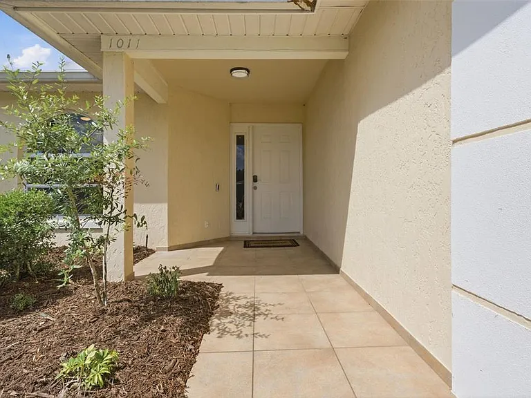 1011 Winifred Way — Photo 4