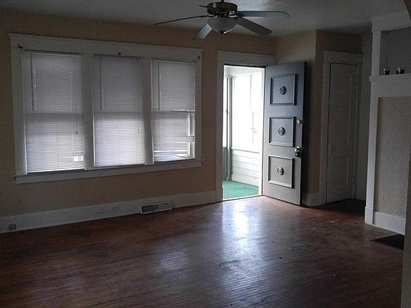 3rd image of 2008 Elliott Ave