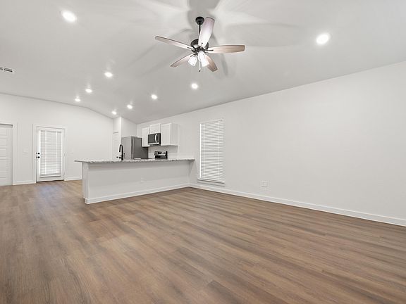 4th image of 1319 Saratoga Ave