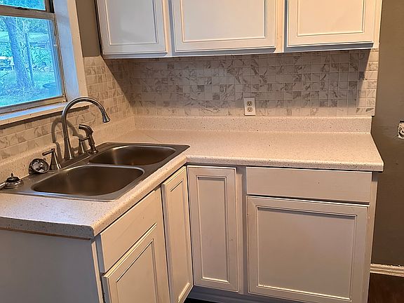 2nd image of 1607 Waweenoc Ave