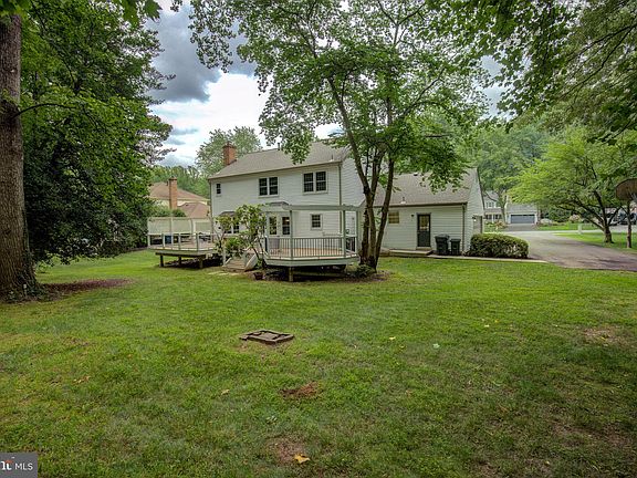 3rd image of 9708 S Park Cir